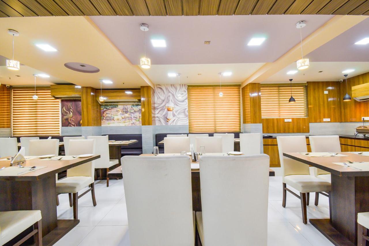 Fabhotel Kohinoor Plaza Ahmedabad Ngoại thất bức ảnh