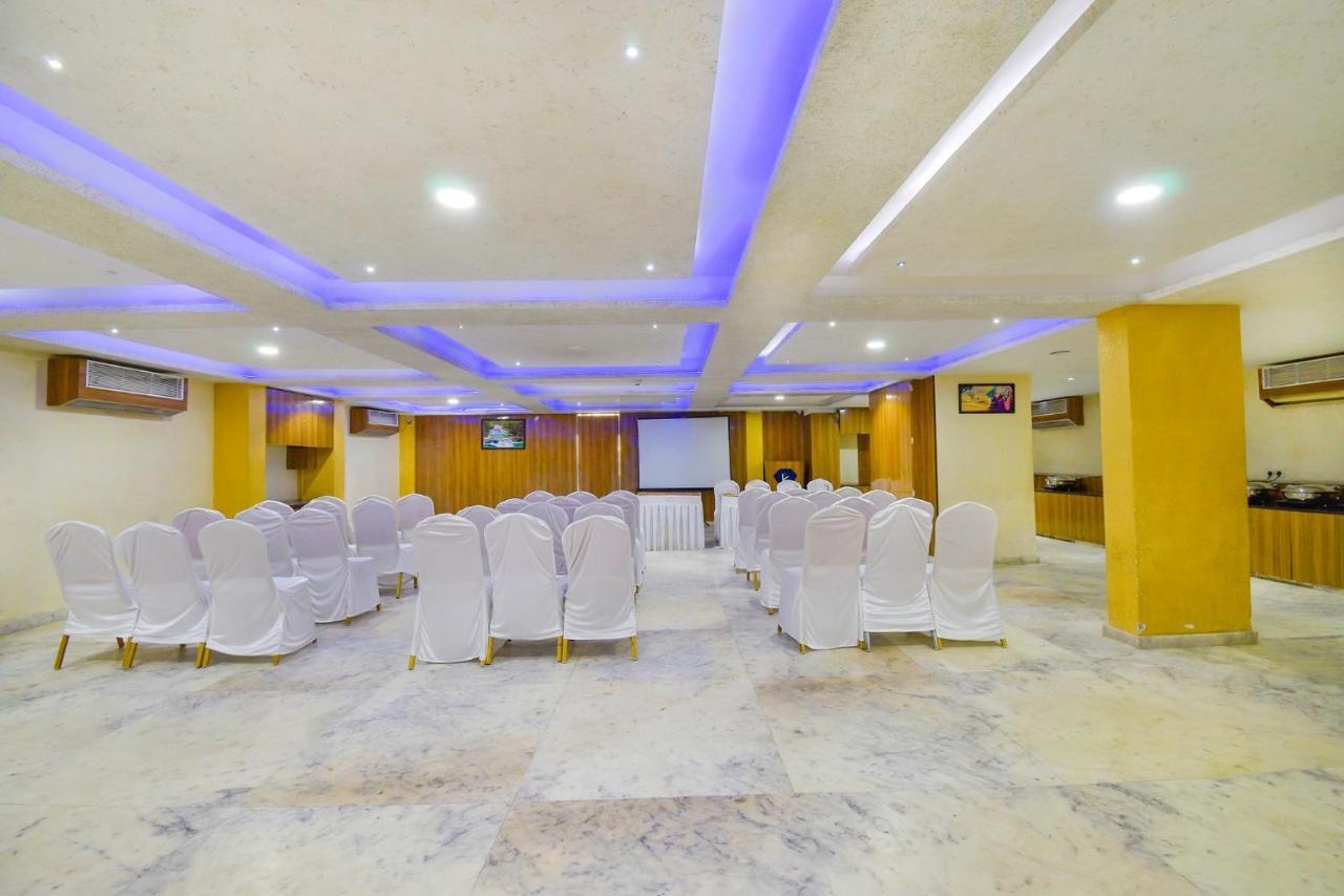 Fabhotel Kohinoor Plaza Ahmedabad Ngoại thất bức ảnh