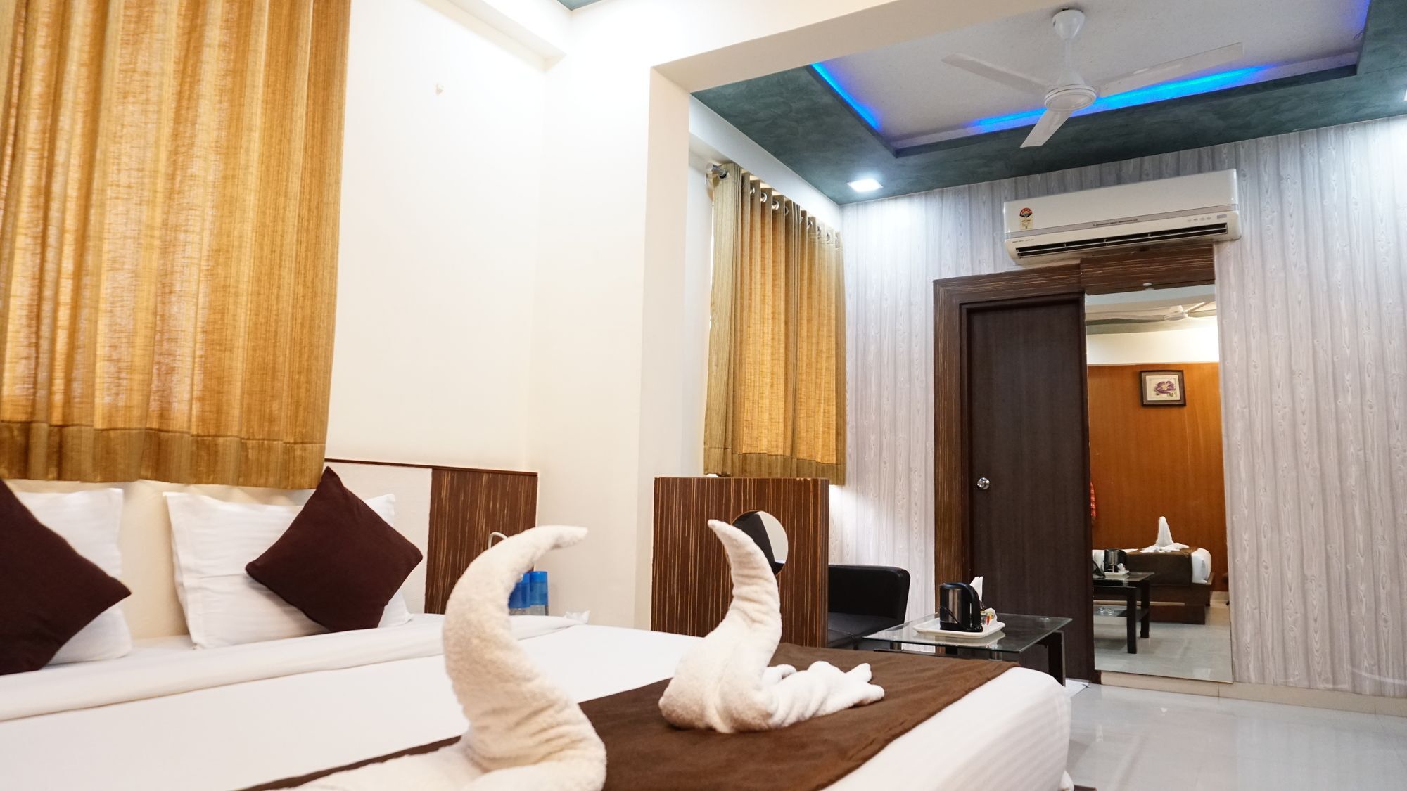 Fabhotel Kohinoor Plaza Ahmedabad Ngoại thất bức ảnh