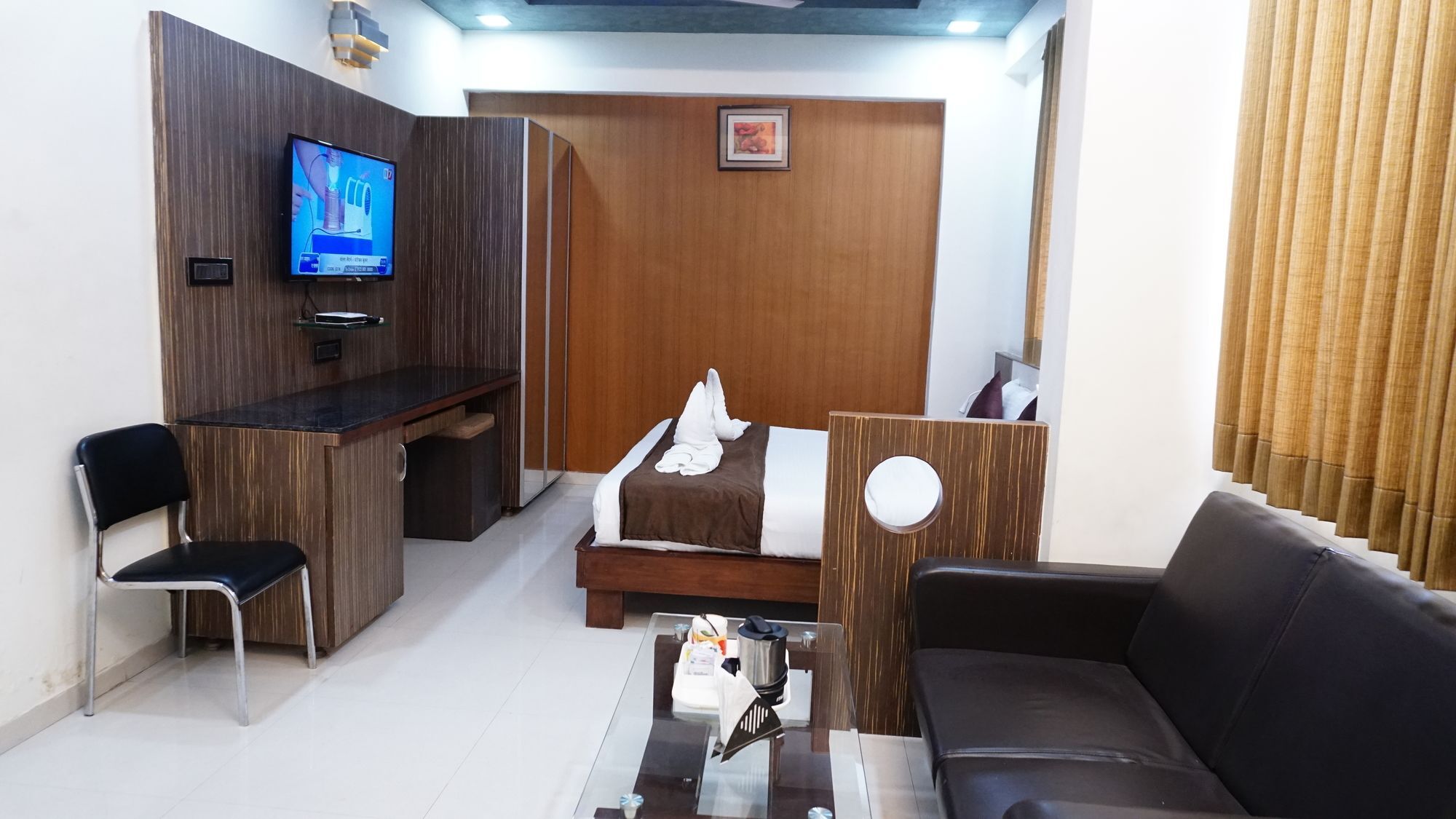 Fabhotel Kohinoor Plaza Ahmedabad Ngoại thất bức ảnh